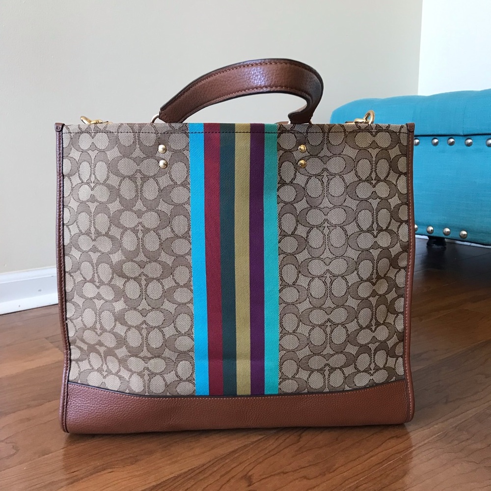 Coach Dempsey Tote Bag 40 In Signature Jacquard With Stripe And Coach Patch - Picture 7 of 15